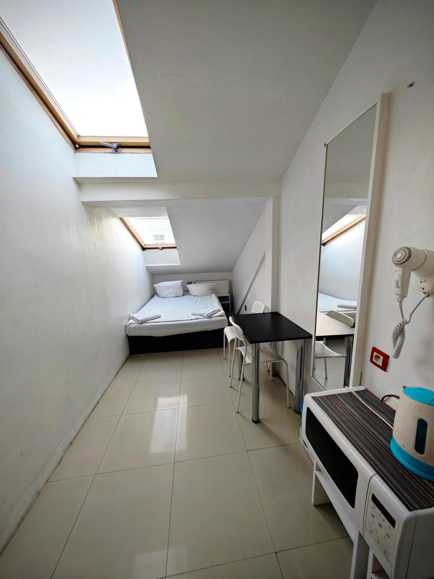 Apartamenty Hoza Attic Studio Varšava Pokoj fotografie