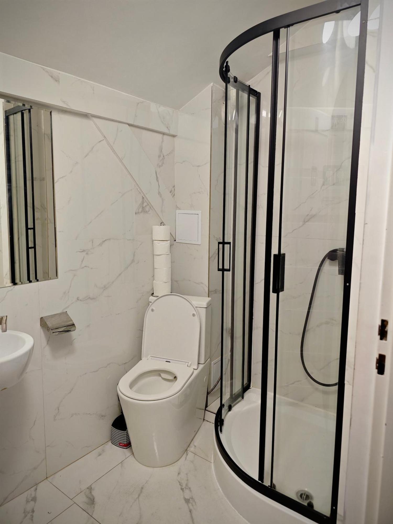 Apartamenty Hoza Attic Studio Varšava Exteriér fotografie